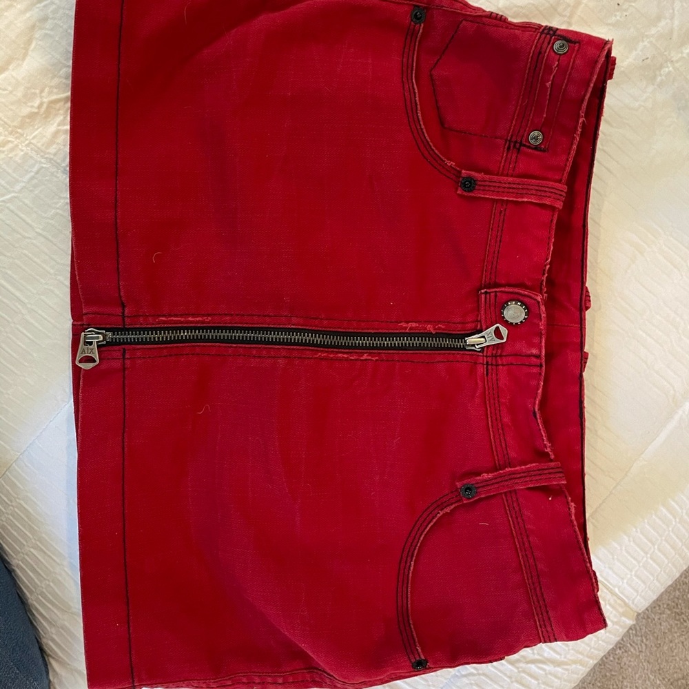 Armani skirt never worn brand new size 2 super cute